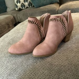 Dolce vita dusty pink booties with heal